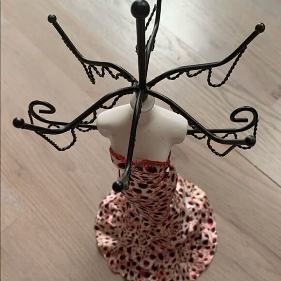 Statuette Jewelry Display, Pink - Picture 4 of 4